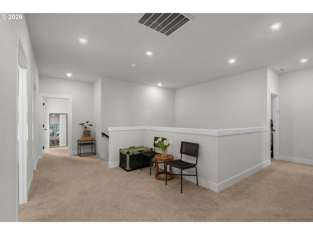 16627 Sw DARWIN Loop, Tigard, OR 97224