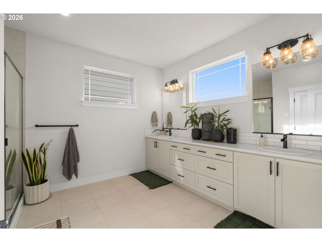 16627 Sw DARWIN Loop, Tigard, OR 97224