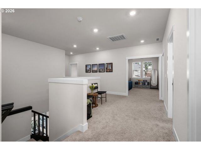 16627 Sw DARWIN Loop, Tigard, OR 97224