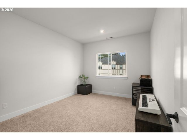 16627 Sw DARWIN Loop, Tigard, OR 97224