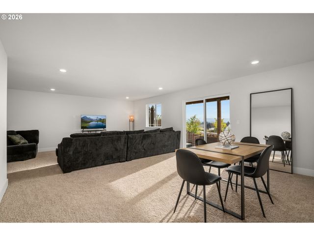 16627 Sw DARWIN Loop, Tigard, OR 97224