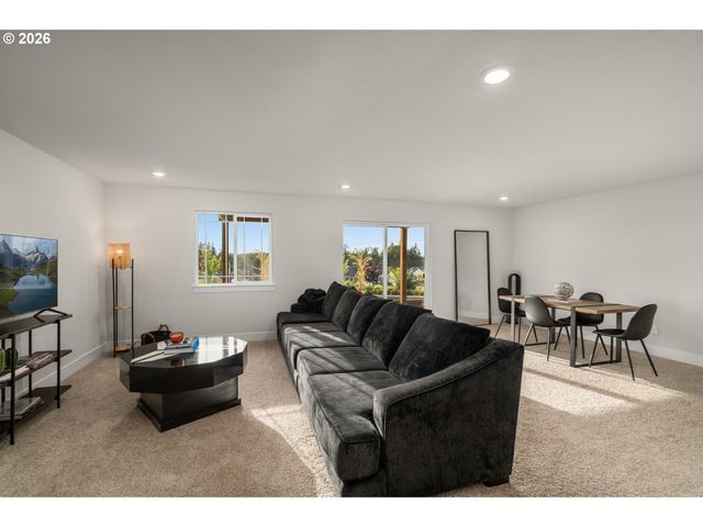 16627 Sw DARWIN Loop, Tigard, OR 97224