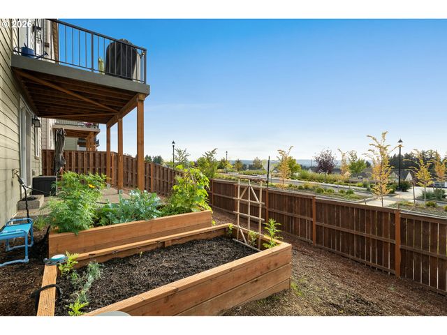 16627 Sw DARWIN Loop, Tigard, OR 97224