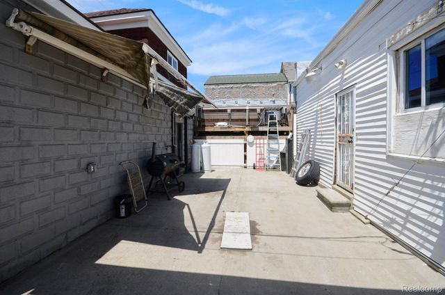 12001 Saint Aubin Street, Hamtramck, MI 48212