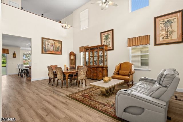 1541 Birdie DR, Naples, FL 34120