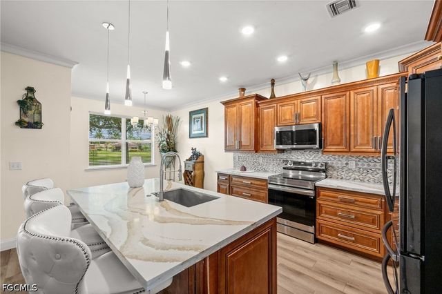 1541 Birdie DR, Naples, FL 34120