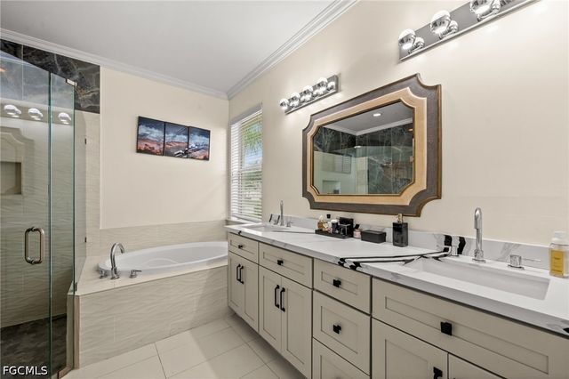 1541 Birdie DR, Naples, FL 34120