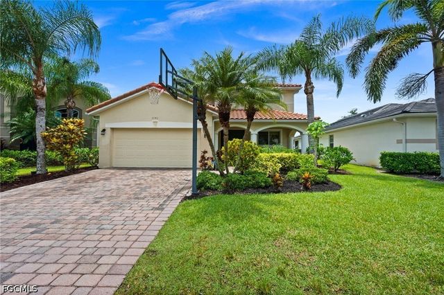 1541 Birdie DR, Naples, FL 34120