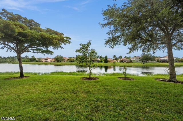 1541 Birdie DR, Naples, FL 34120