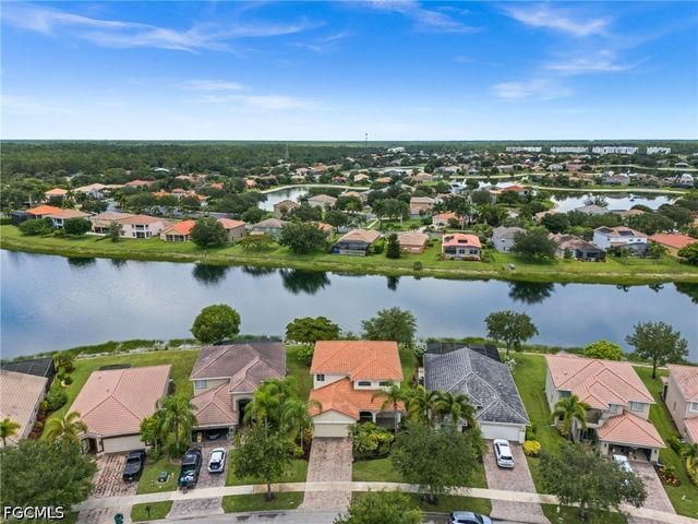 1541 Birdie DR, Naples, FL 34120