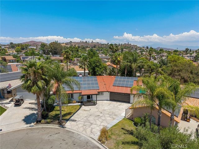 23584 Brook, Canyon Lake, CA 92587