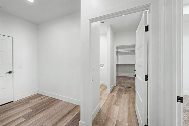 2210 Huntwood Dr, Salina, KS 67401