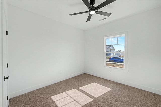 2210 Huntwood Dr, Salina, KS 67401