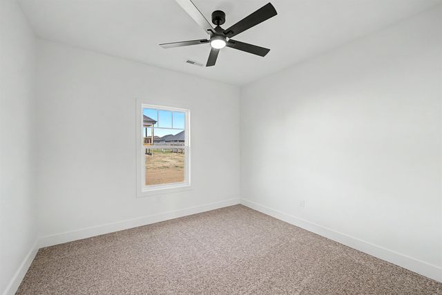 2210 Huntwood Dr, Salina, KS 67401