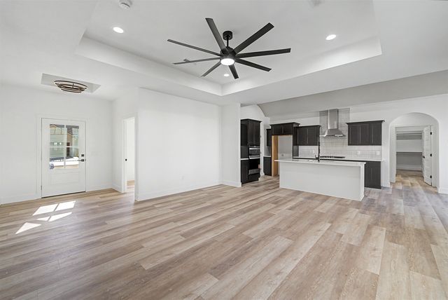 2210 Huntwood Dr, Salina, KS 67401