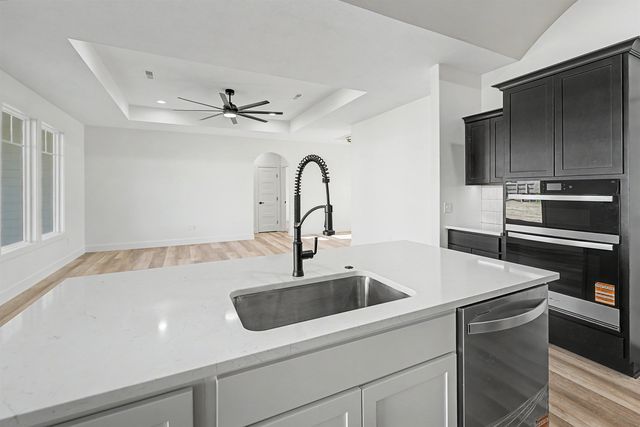 2210 Huntwood Dr, Salina, KS 67401