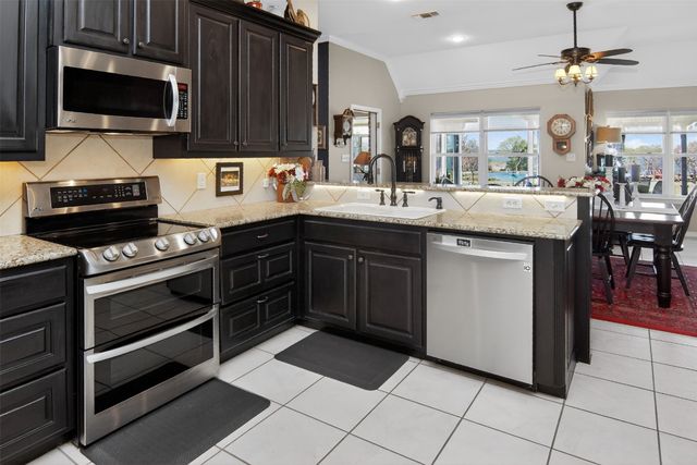 125 Rs County Road 3379, Emory, TX 75440