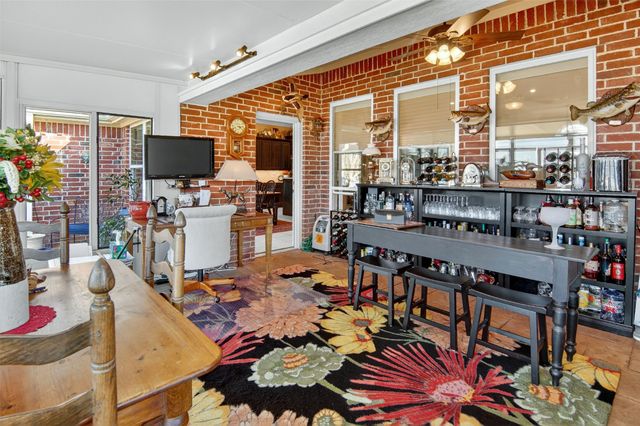 125 Rs County Road 3379, Emory, TX 75440