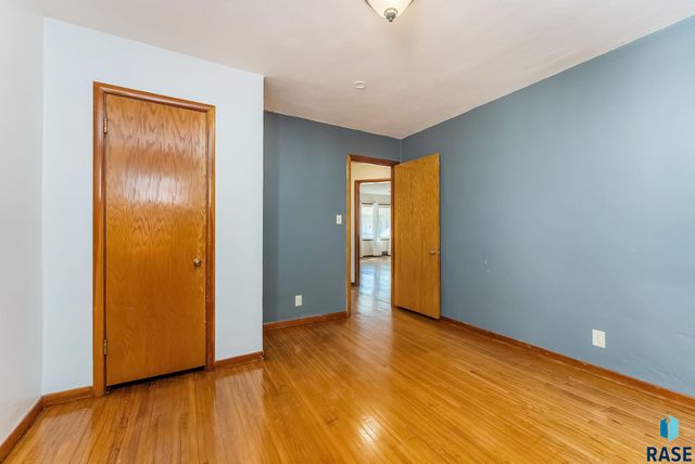 409 S Hawthorne Ave Avenue, Sioux Falls, SD 57104