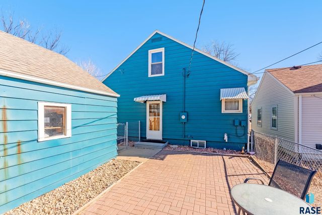 409 S Hawthorne Ave Avenue, Sioux Falls, SD 57104