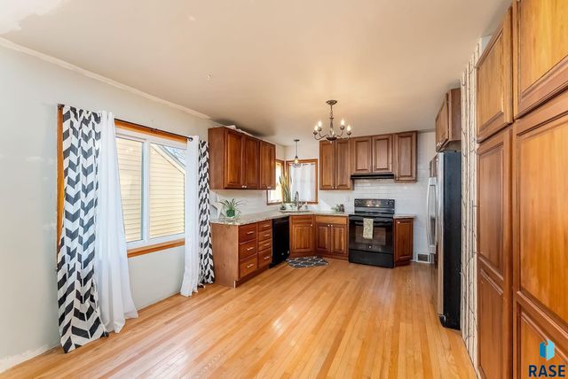 409 S Hawthorne Ave Avenue, Sioux Falls, SD 57104