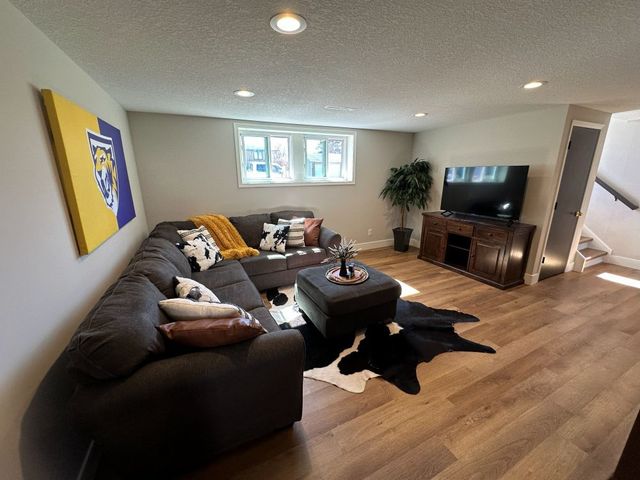 1104 15th Street, Dewitt, IA 52472