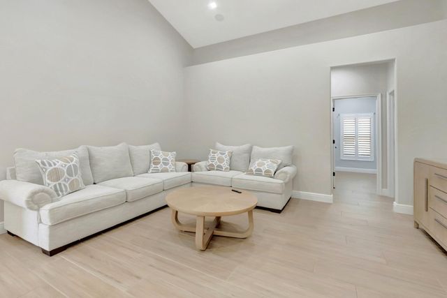 1050 Delray Lakes Drive, Delray Beach, FL 33444