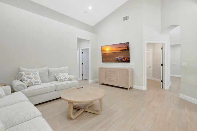 1050 Delray Lakes Drive, Delray Beach, FL 33444