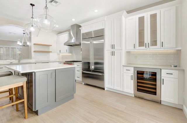 1050 Delray Lakes Drive, Delray Beach, FL 33444