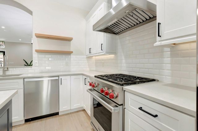 1050 Delray Lakes Drive, Delray Beach, FL 33444