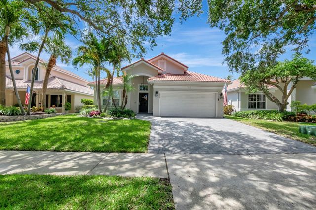 1050 Delray Lakes Drive, Delray Beach, FL 33444