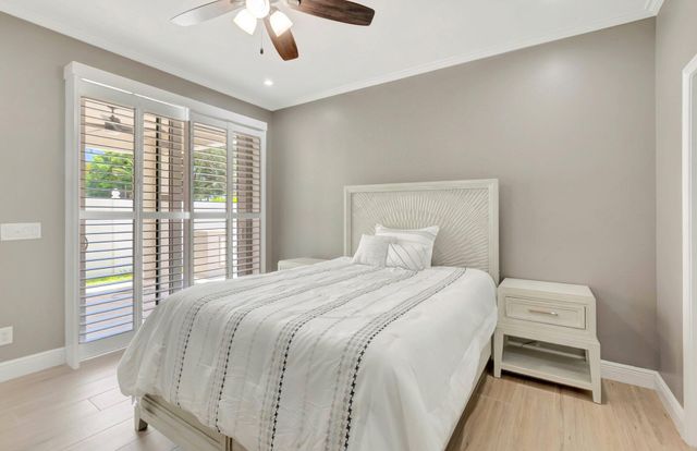 1050 Delray Lakes Drive, Delray Beach, FL 33444