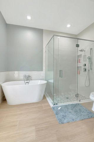 1050 Delray Lakes Drive, Delray Beach, FL 33444