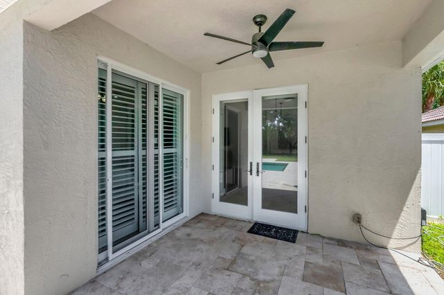 1050 Delray Lakes Drive, Delray Beach, FL 33444