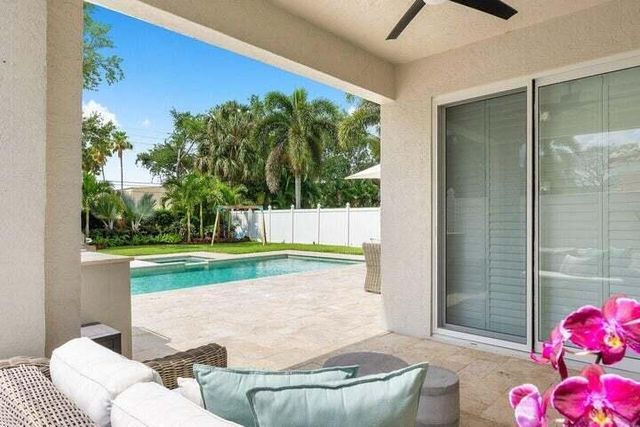 1050 Delray Lakes Drive, Delray Beach, FL 33444