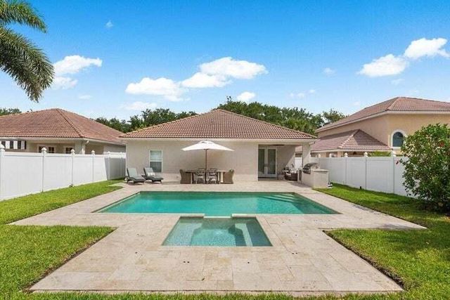 1050 Delray Lakes Drive, Delray Beach, FL 33444