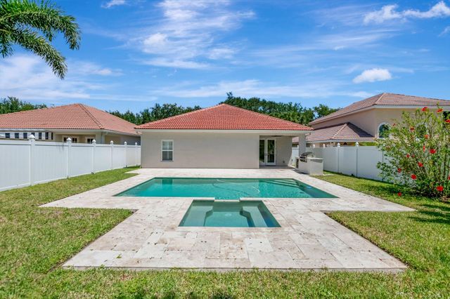 1050 Delray Lakes Drive, Delray Beach, FL 33444