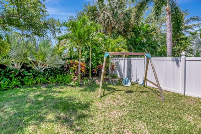 1050 Delray Lakes Drive, Delray Beach, FL 33444