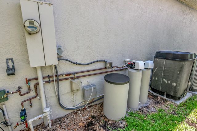 1050 Delray Lakes Drive, Delray Beach, FL 33444