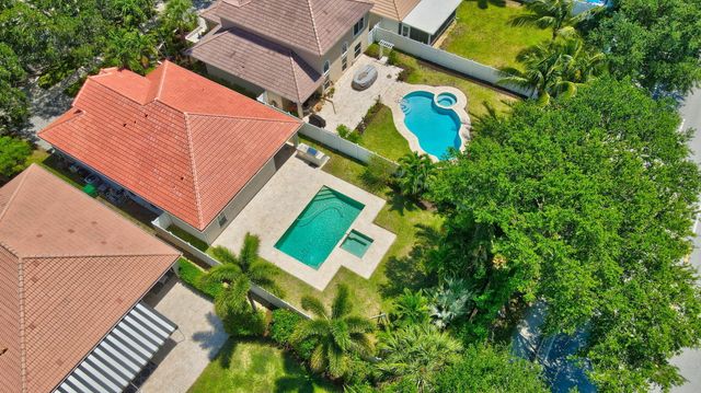 1050 Delray Lakes Drive, Delray Beach, FL 33444