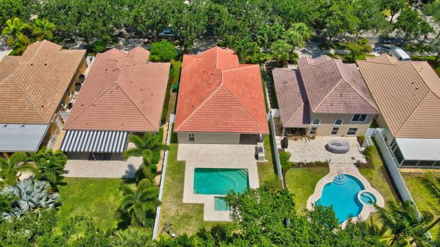 1050 Delray Lakes Drive, Delray Beach, FL 33444