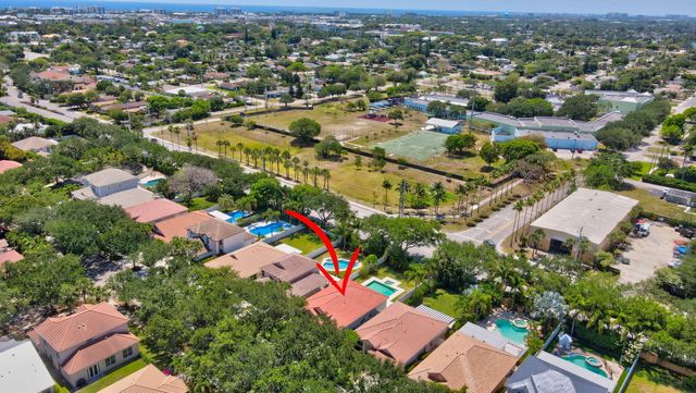 1050 Delray Lakes Drive, Delray Beach, FL 33444