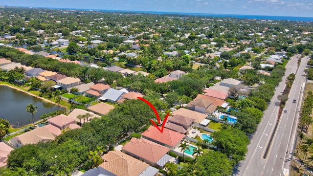 1050 Delray Lakes Drive, Delray Beach, FL 33444