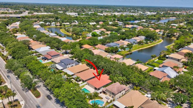 1050 Delray Lakes Drive, Delray Beach, FL 33444