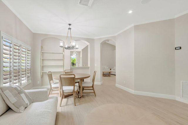 1050 Delray Lakes Drive, Delray Beach, FL 33444