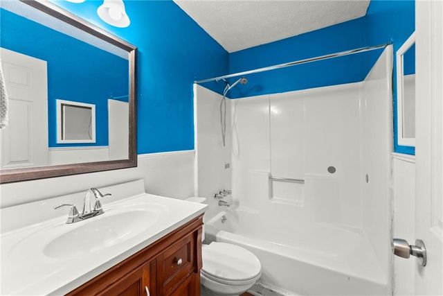 5933 Fieldstone Court, Clermont, GA 30527