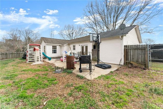 5933 Fieldstone Court, Clermont, GA 30527