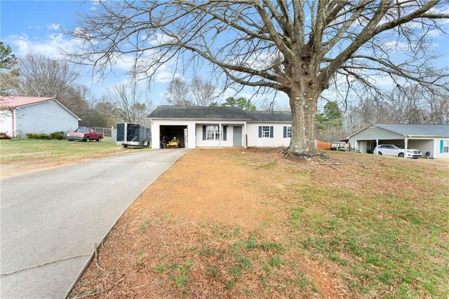 5933 Fieldstone Court, Clermont, GA 30527