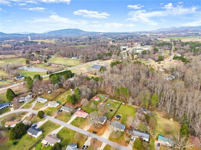 5933 Fieldstone Court, Clermont, GA 30527