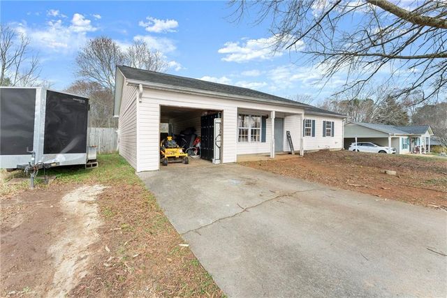 5933 Fieldstone Court, Clermont, GA 30527